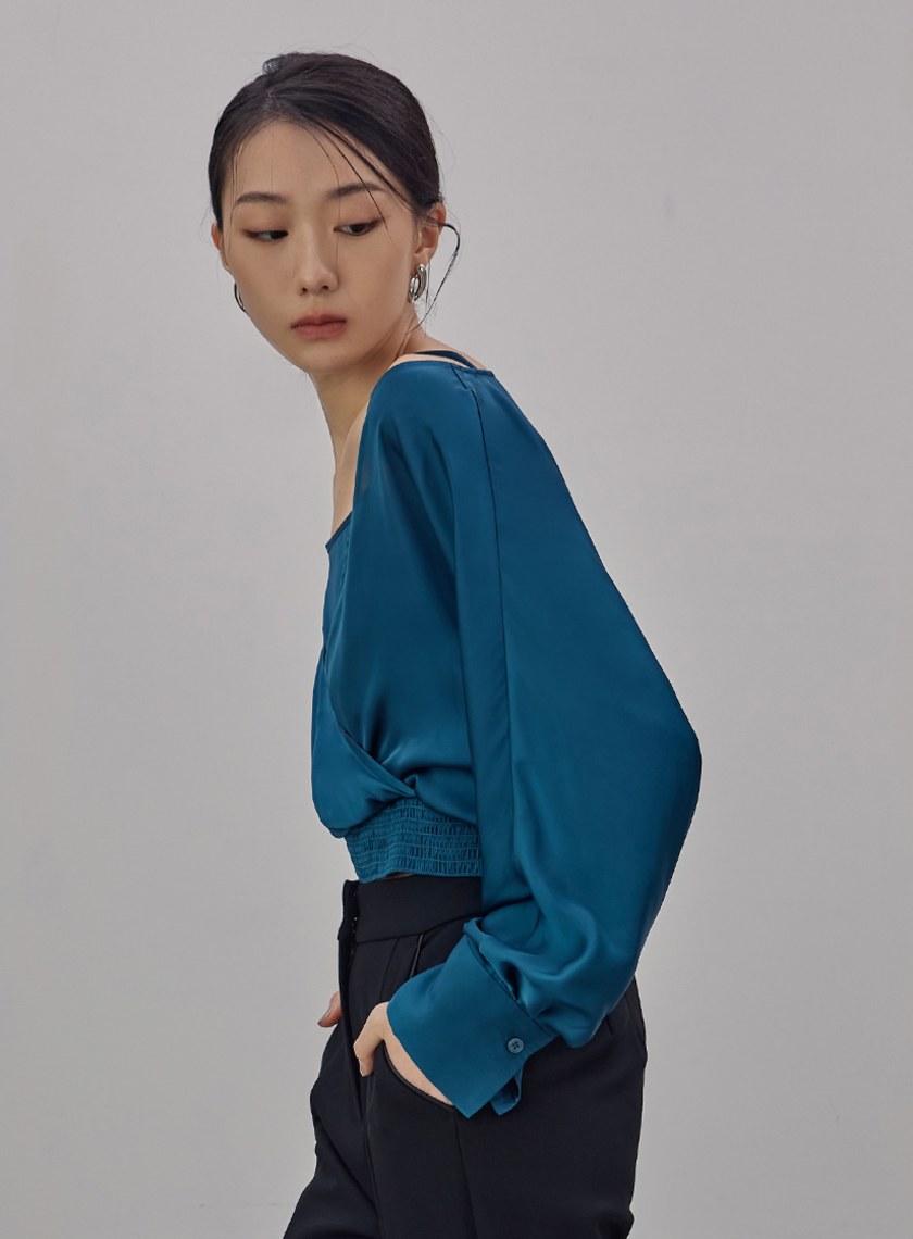 假兩件式光澤交叉上衣